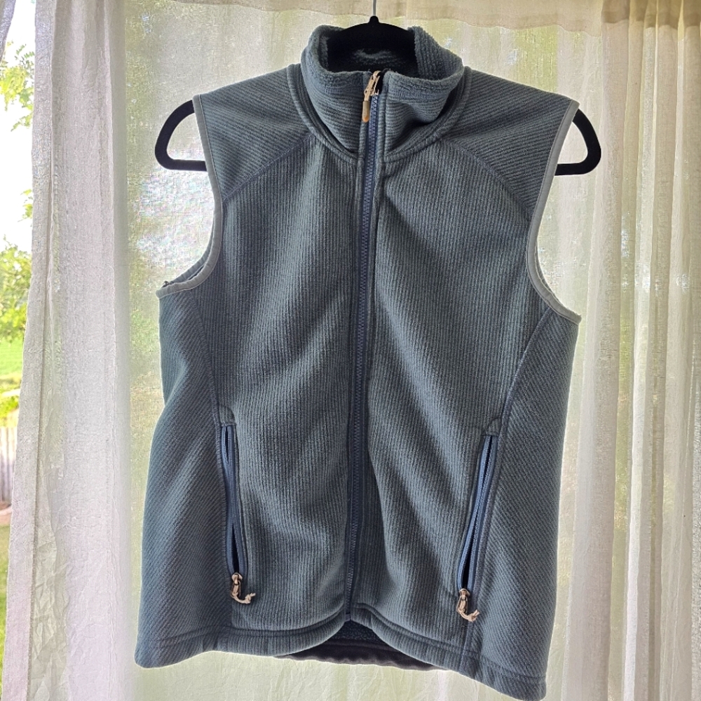 Women's REI polartec ribbed/knit full zip vest!